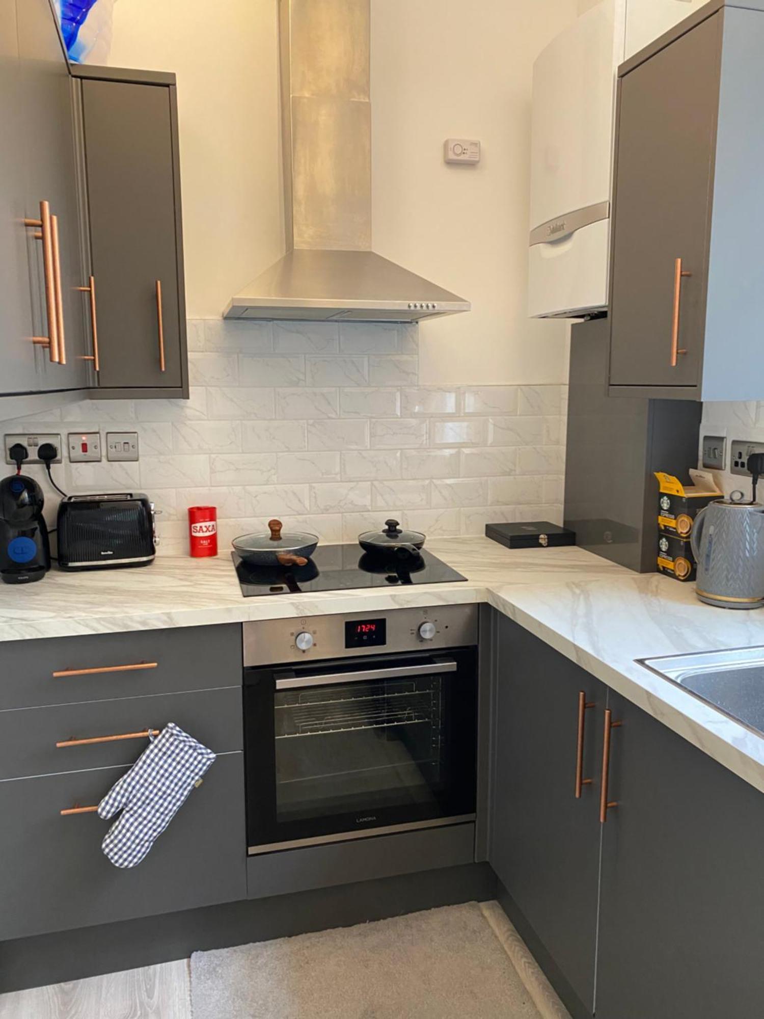 Charming Newly Refurb 2-Bed 2-Bath Whole Apartment Near Hyde Park & Kensington, Prime Paddington Location Zone 1 런던 외부 사진