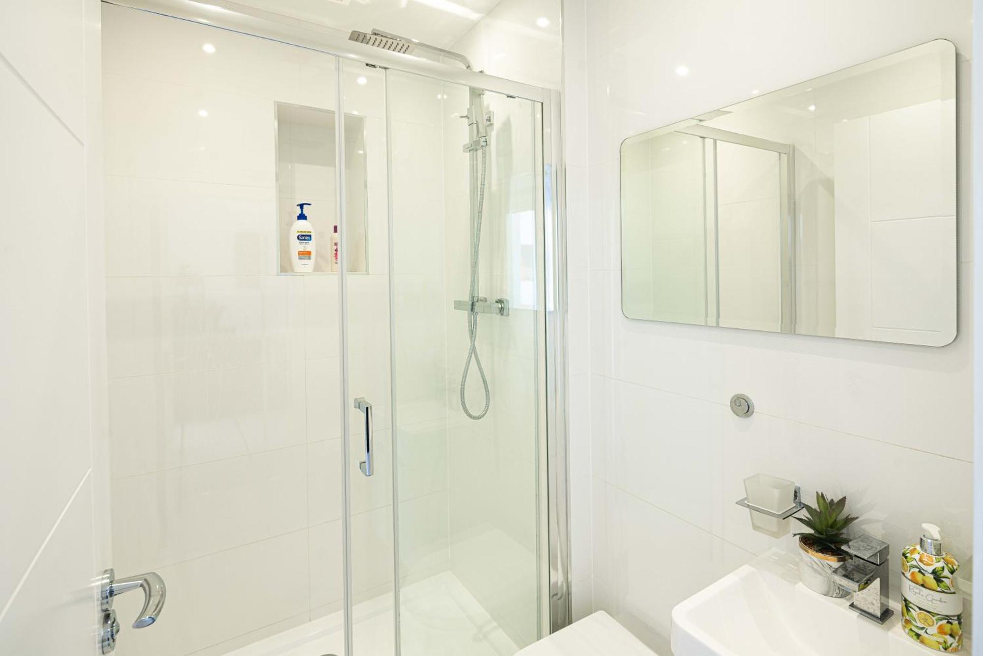 Charming Newly Refurb 2-Bed 2-Bath Whole Apartment Near Hyde Park & Kensington, Prime Paddington Location Zone 1 런던 외부 사진